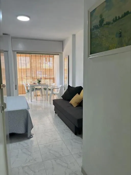 아파트 Apartamento Brisas Mediterraneas 베날마데나코스타